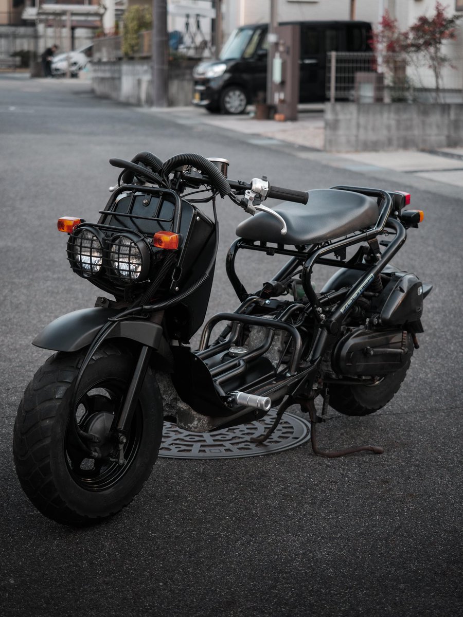 ____em5's tweet photo. 人生初の原付でズーマー買いました
ノーマルから1週間でとりあえずカスタム!
分からないこと多すぎるのでズーマーお持ちの方に沢山質問したい
#HONDA #ズーマー #AF58 https://t.co/qubn2fCCoD