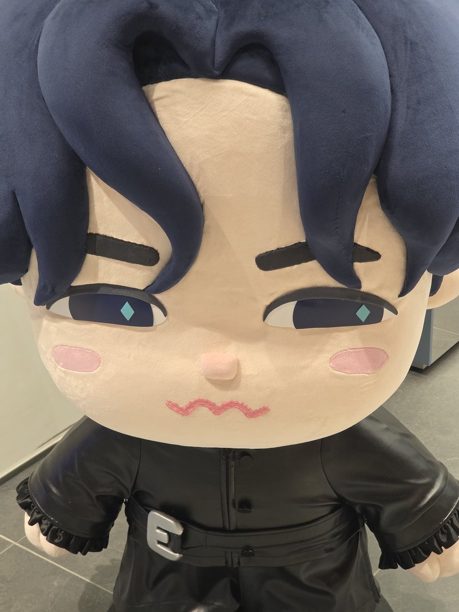 woo07025's tweet photo. 미니블루 찾아서 팝업 방문
#CNBLUE #씨엔블루 #MINIBLUE #FIND_YOUR_ROADMAP #사운드웨이브 https://t.co/GnMQzxZ6hS