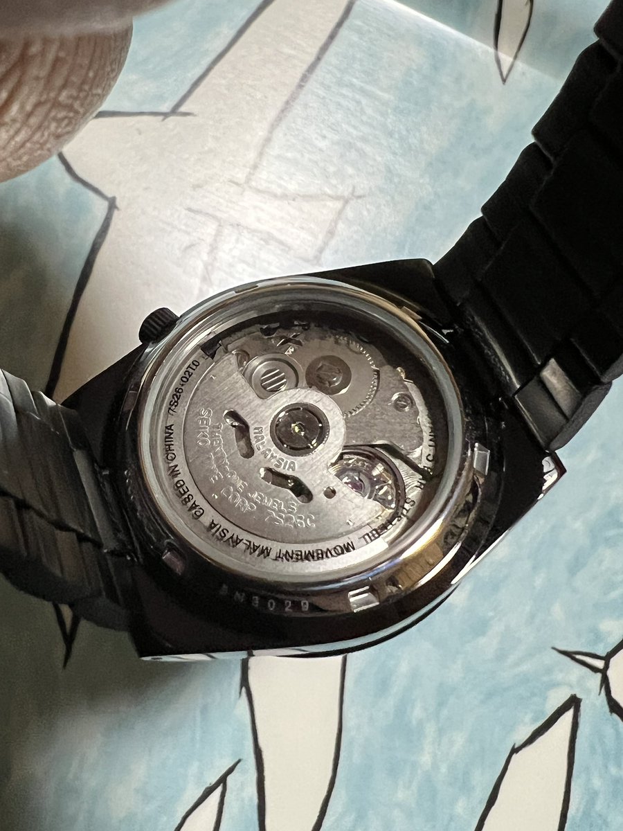 今月は頑張ったのでご褒美買いました⁽⁽٩(๑˃̶͈̀ ᗨ ˂̶͈́)۶⁾⁾
黒い稲妻⚡︎⚡︎何故か名前がダサカッコいいのもポイントです。

ファイブシリーズは昔は通貨みたいな価格でしたが、近年は値上がりが凄すぎて💦

現行モデルはこれみたいです。
やはり7S26は良い。
ムーブはマレーシアで作ってるみたい