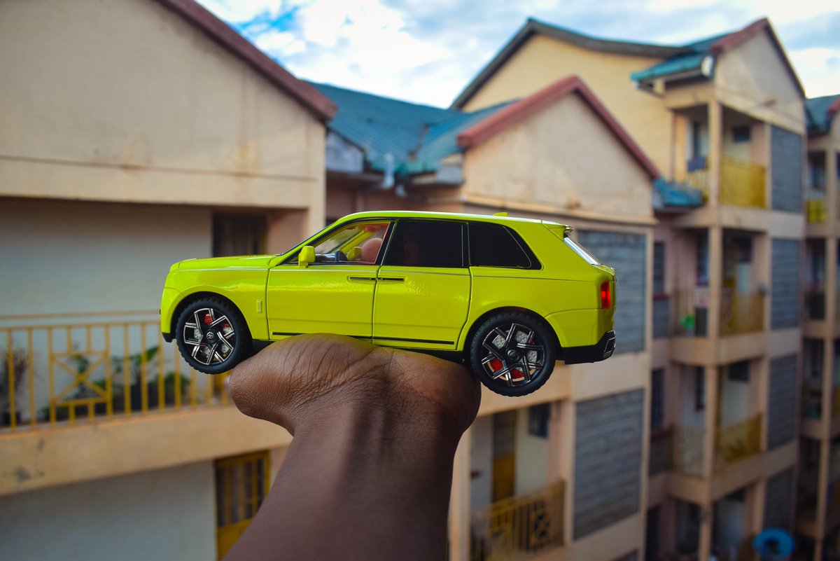 die_cast_ke's tweet photo. Hit or miss? With this color code on a rolls Royce Cullinan? https://t.co/tdnOcRzuVI