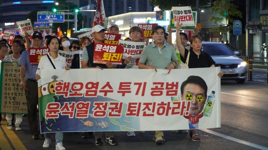 42cubits's tweet image. 근데 후쿠시마산 수입한다는데 뭐 니들 아무말 없음? 
시위하러 안가? 이렁거 안해?