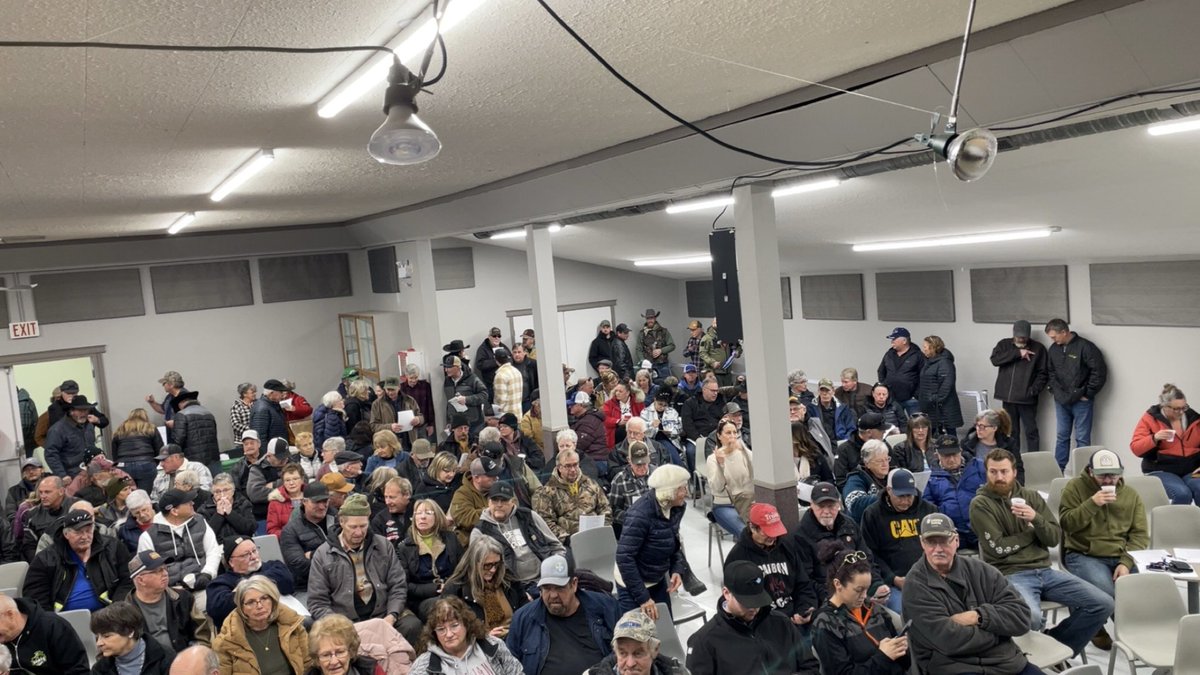 SaskiFreedomGal's tweet photo. Great turn out at Milleton Hall for a SPP town hall! https://t.co/inFi9UKtc1