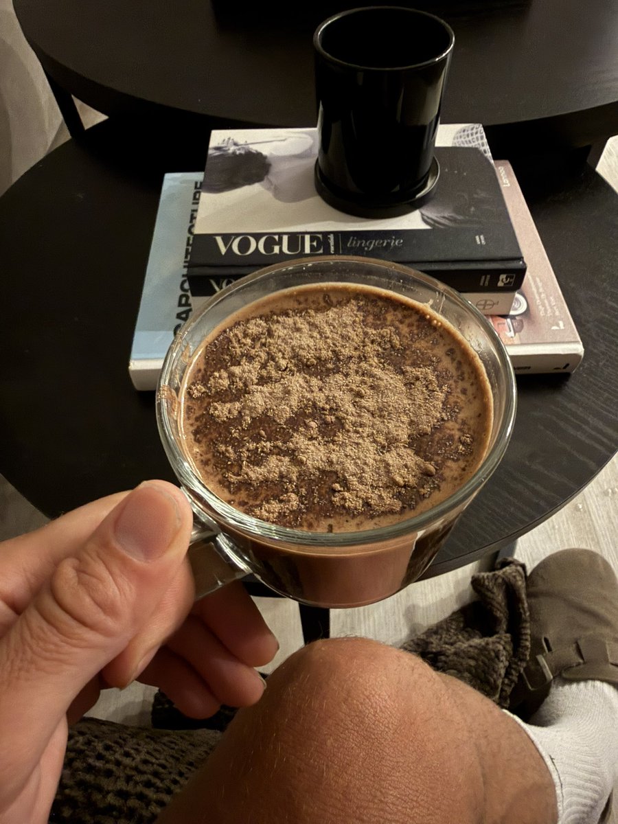 Monday, it’s time to win 🏆 👊☕️🍫 JE