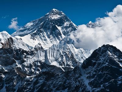 trackingStat's tweet image. Mount Everest is the highest mountain on earth with 8,848m above sea level