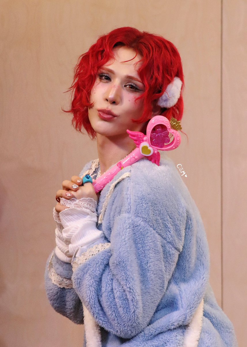 xlovletter's tweet image. 251220 

❤️🧚‍♀️✨

#엑스러브 #XLOV #우무티 #WUMUTI