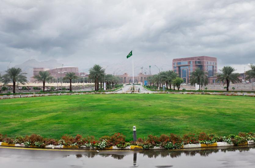 تحديد شهر شوال لحفل التخرج لطلاب وطالبات جامعة طيبة في #المدينة_المنورة داخل مقر الجامعة ..
- يومان للطلاب
-يوم للطالبات