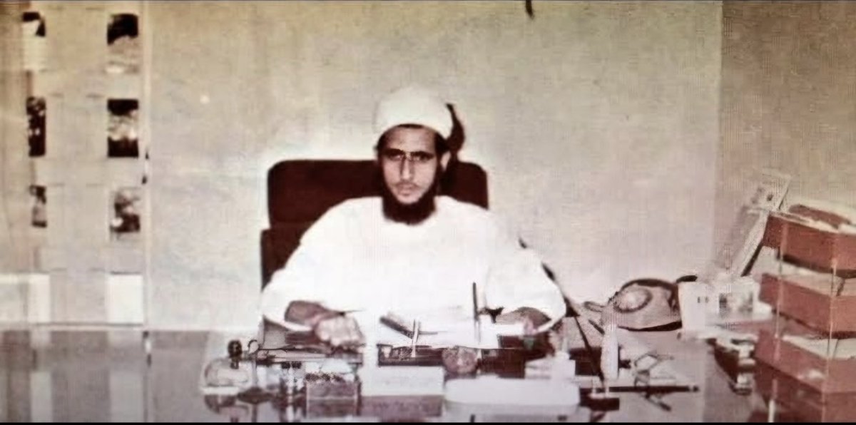haytham937's tweet photo. " ولم أر طالب علم بعمان يحفظ حفظه ولايفقه فقهه ..ولقد سرني وجود مثل هذا الشاب بعمان ،وإذا أمد الله في عمره وحصلت له بيئة في هذا الشأن  فإنه سيصبح عالم عمان إن شاء الله "

تزكية وفراسة العلامة العبري المفت�� السابق لعمان في العلامة الخليلي، وقد صدقت فراسته وزيادة. https://t.co/pELNlsh417