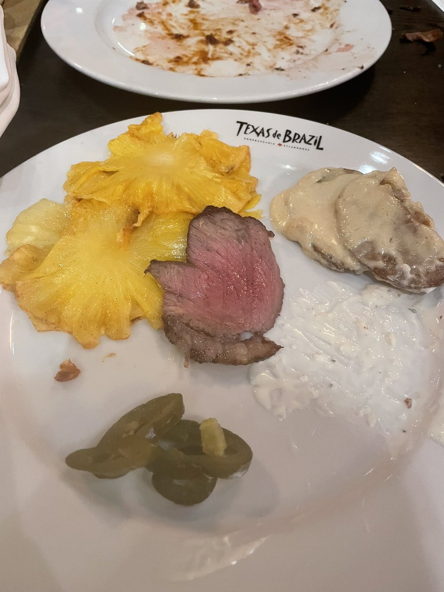 #텍사스데브라질 고기 좋아하는 사람은 가야지 나는 파인애플 한 통 먹고 옴🫠