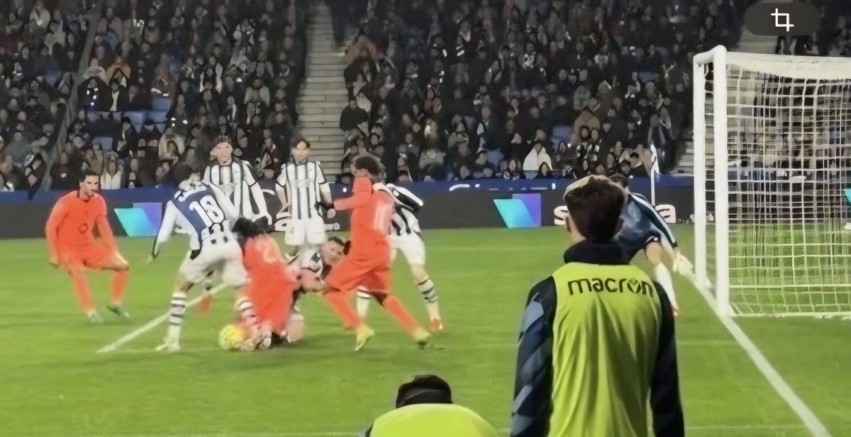 EL_President_'s tweet image. - أين التسلل ؟