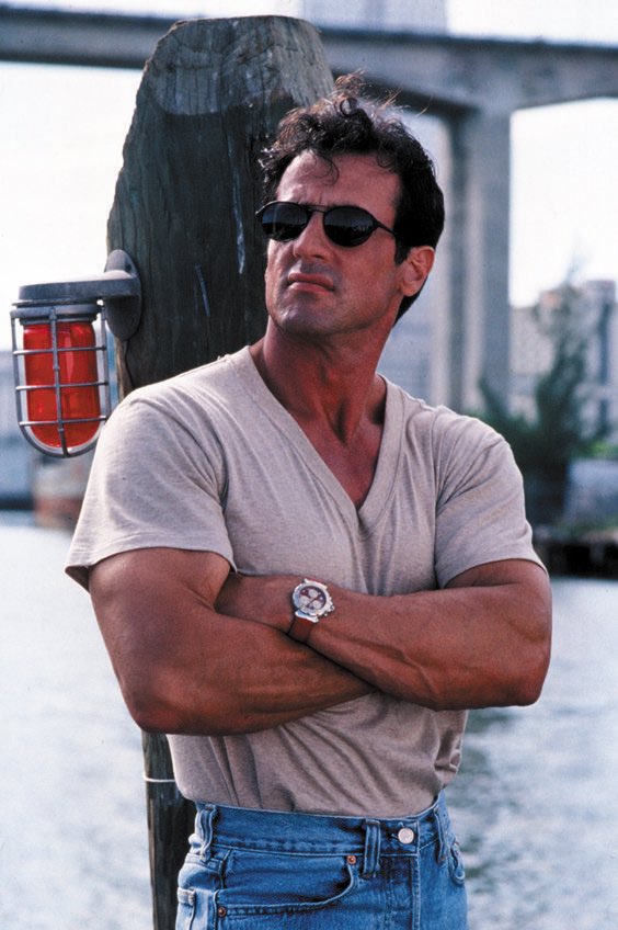 Kimse başarısız olmanı umursamaz.

Herkes kazandığında senden nefret eder.

Bir düzen kur ve disiplinle çalış.

Yeni beceriler edin, kendini her yönden geliştir.

Rakiplerine değil, dünkü haline galip gel.

Herkes enerjini ister.

Yeni hayatında enerjini boşa harcama!