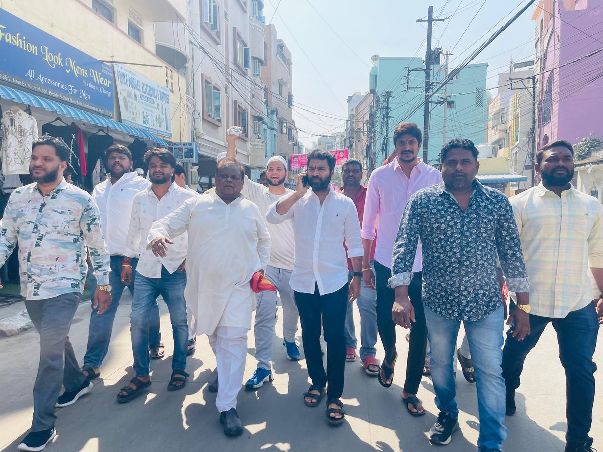 MutaJaisimha's tweet photo. A long overdue sewerage infrastructure requirement in Pathan Basthi, Musheerabad Division has now been taken up with the initiation of works valued at ₹25.5 lakhs, in the presence of Hon’ble MLA Sri Muta Gopal Garu. 

This inauguration places work ahead of announcements, ensuring service delivery takes precedence over symbolism. 

By addressing a core civic necessity, the focus remains firmly on public health, sanitation, and the everyday dignity of residents. This is governance that prioritizes execution and ensures that development is felt on the ground.

#PublicHealthFirst #CivicInfrastructure #DevelopmentInAction #ServiceOverSymbolism #GovernanceThatDelivers
@KTRBRS @BRSparty @MutaGopal