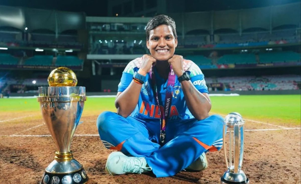 Question; Who is your favourite Cricketer? [Mashable India]

Deepti Sharma said "Suresh Raina".