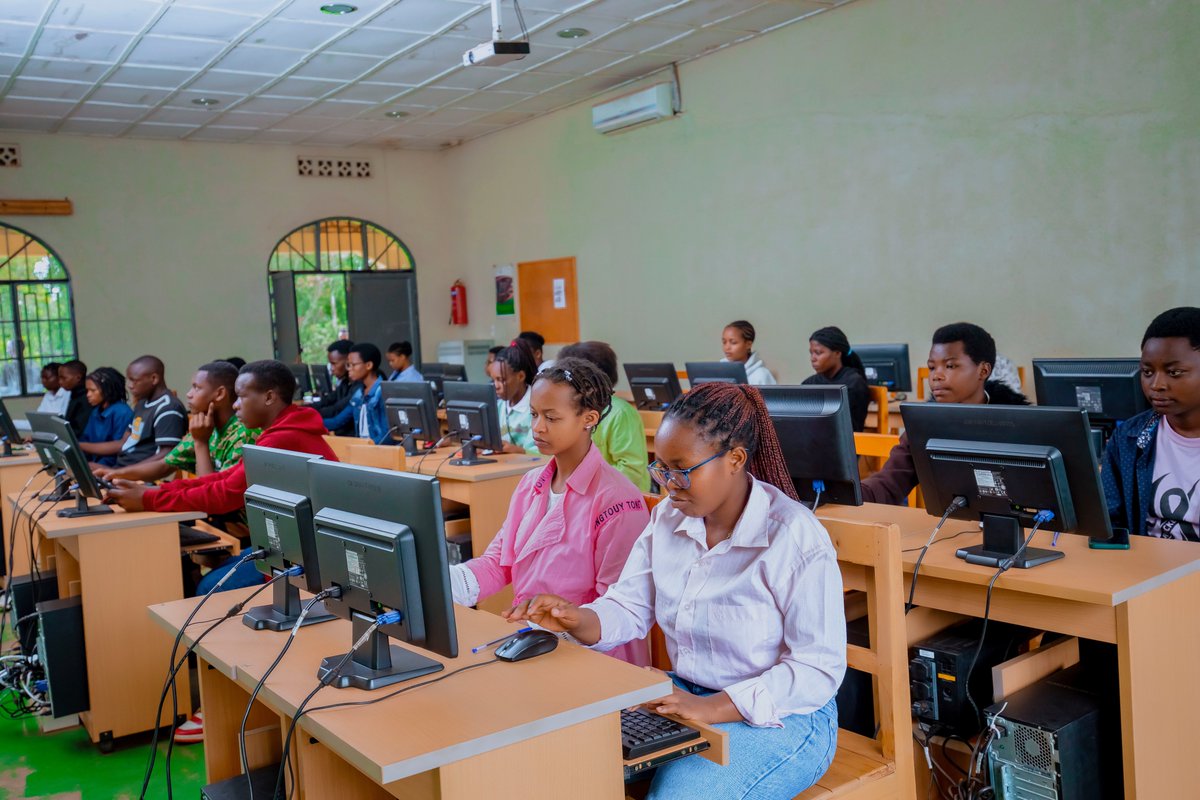 CUR_Rwanda's tweet photo. Welcome to the Academic Year 2025–2026! 🎓

CUR Management warmly welcomes all students, staff, and partners. Let us begin this new academic year with courage, unity, discipline, and excellence, working together to grow, innovate, and succeed. Be blessed All ! https://t.co/788ZEXuPEt
