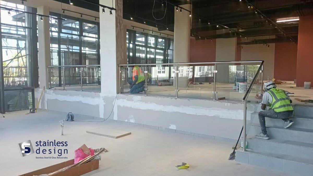 StainlessInfo's tweet image. Modern glass balustrade installation in a commercial space

Neat, compliant, and professionally installed by our approved installers.

🌐 stainlessdesign.co.za

#CommercialDesign #ProfessionalInstallation #ModernBuild #StainlessDesign #StainlessSteel #TSG