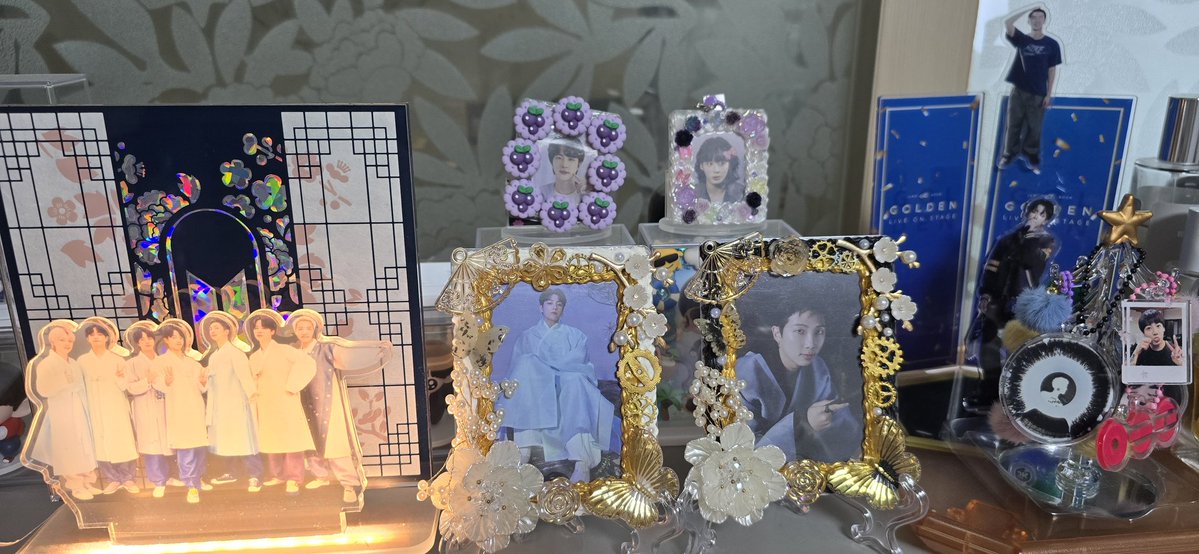 티켓팅 성공 기원 🙏✨
덕질존도 다시 정리하고
서젼님 탑꾸는 내 부적과도 같다
제발… 내 자리 주세요 💫