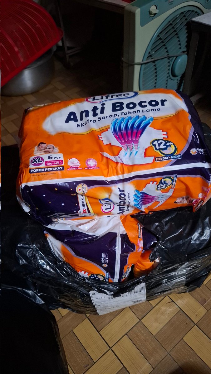 Seseph's tweet photo. Hai Guys. Waktu itu aku beli Pampers Adult utk Mama. Tapi ternyata Mama nya udah ga ada. Di indmrt harganya 50K. Ini aku jual 30K aja 1 Ball nya. Beli 2 jadi 55 deh.
#pampersdewasa #stroke #pampersadult #alkes #alatkesehatan #pampers https://t.co/NzJCPBTRRW