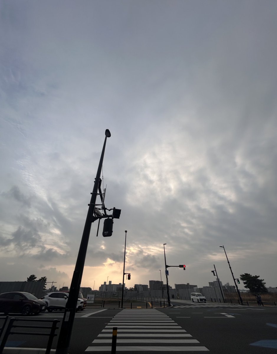 実はきゃくほんとやらを書いておりまする

何かないかなぁ〜とココ最近ずっと散歩してる𓂃𓈒🐕

書くのむずかしいなぁぁぁぁあ
けど楽しいなぁ( *¯ ꒳¯*)

 #面白くなったら公演します  #2026年