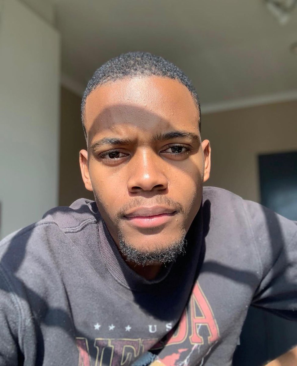 sihlesishii's tweet photo. Spotlight or Sunlight, either way I shine. Happy new week Donnies❤️🦅
Let's get this bread!

#DailyDoseOfDon. 
#TheDon. 🦅
#TheDonnies. ❤️‍🔥
#BBMzansiS6. https://t.co/3RM2VsYgSm
