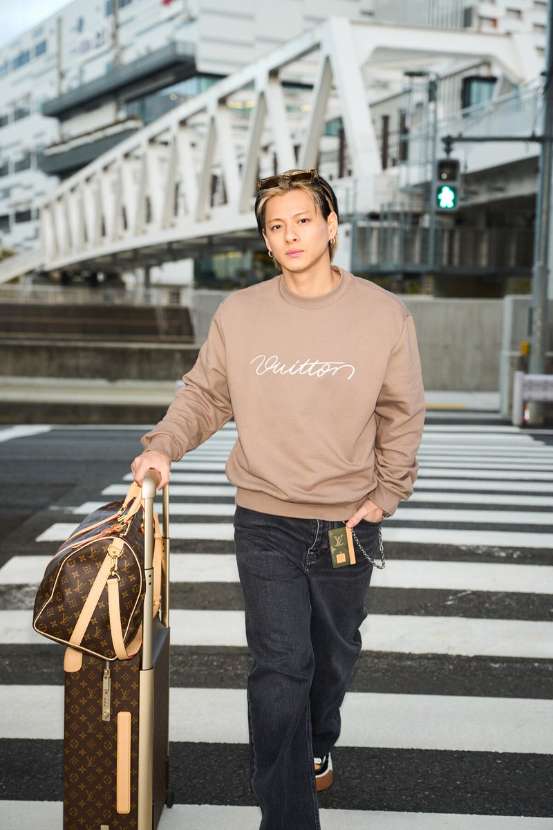 natalie_mu's tweet photo. 平野紫耀
ルイ・ヴィトンを着て空港へ✈️
🔗https://t.co/SY1W3vBw4u

#平野紫耀 #LouisVuitton https://t.co/g0X030Jt4r