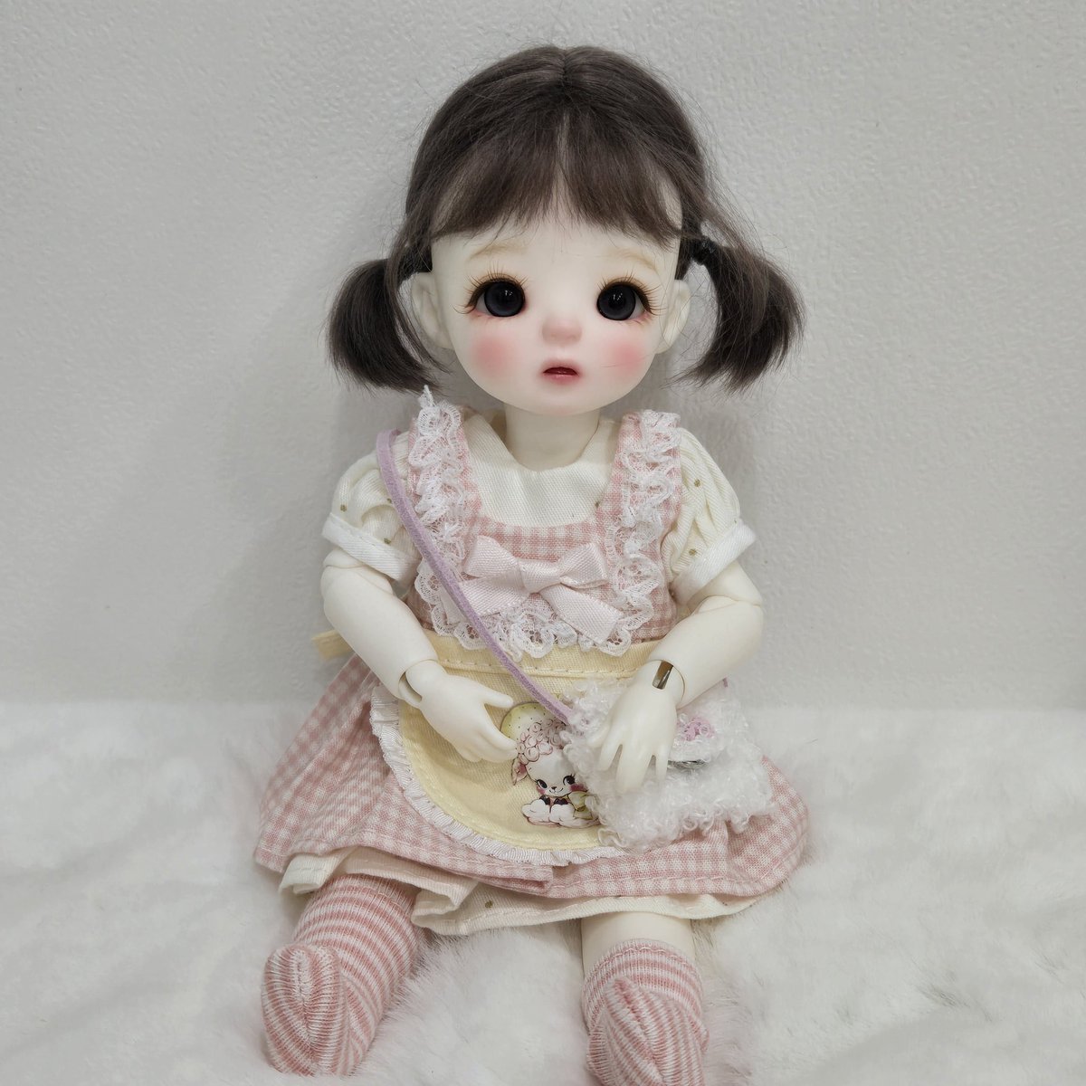 곧 울것같은 아기