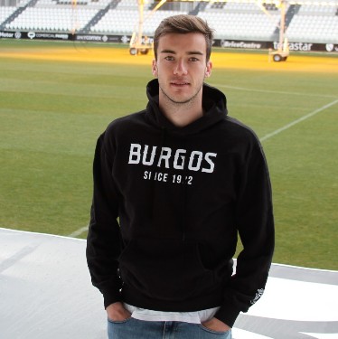 apabcf's tweet image. Querido Aitor , llegaste con 24 años (2019) y te vas a ir a descubrir nuevas culturas con 30 . Hemos vivido juntos mucho . Solo podemos darte mil gracias y desearte lo mejor de lo mejor . Nuestro último héroe del ascenso a @LaLiga2 no puede irse sin despedirse de la afición.