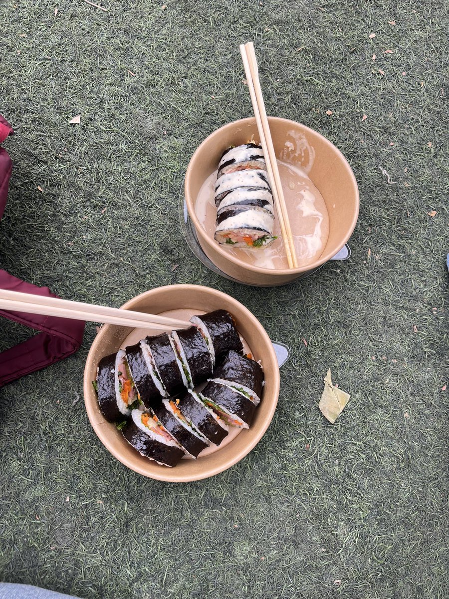 sunlaxis's tweet image. fair w bestie