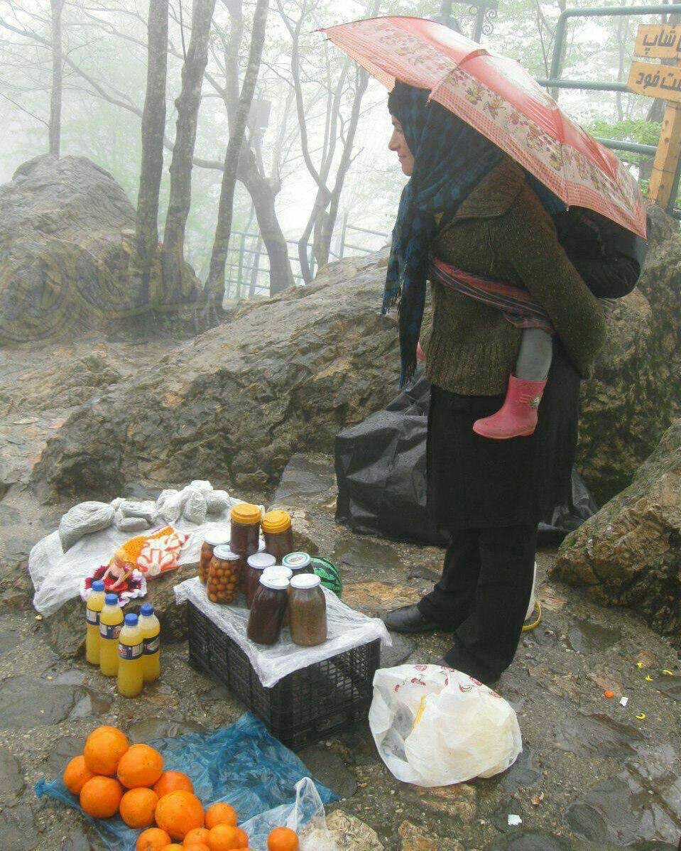 AdelAliBinAli's tweet image. إذا مررت بهم ف اشترِ منهم ولا تبخس أو تُعيب
فبضاعتهم نظيفة .. ومعدنهم أنظف .. وبيوتهم لم يدخلها الحرام ♥️