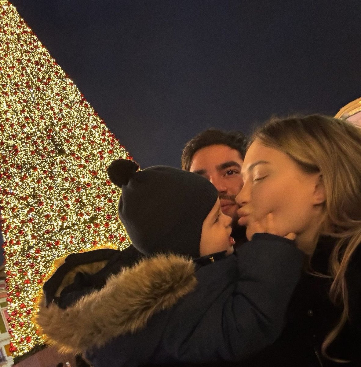 loveucouple's tweet image. one day🤍