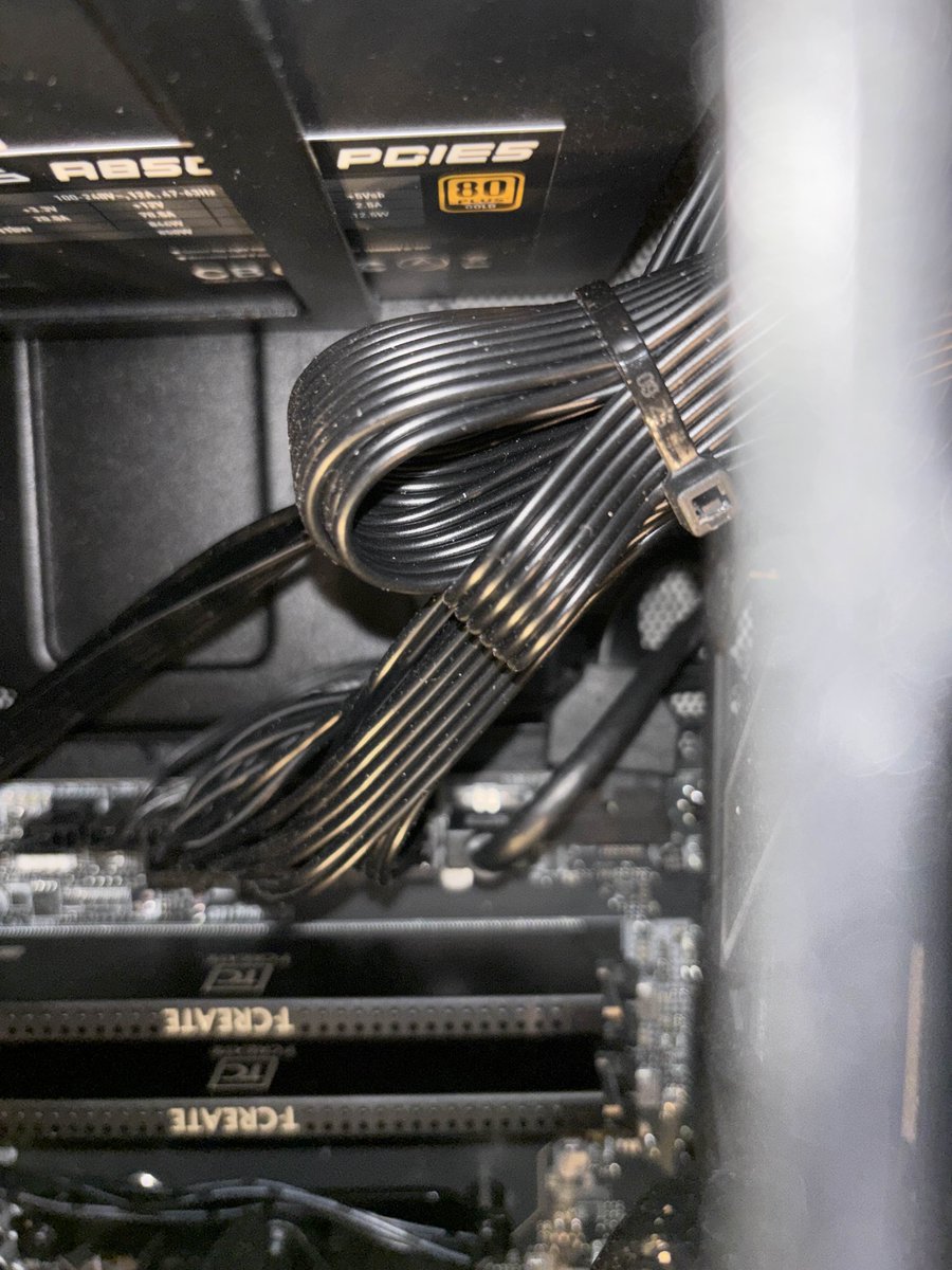 TerminaHeart's tweet image. Actual image of the loose connector. I can't believe I missed this earlier!