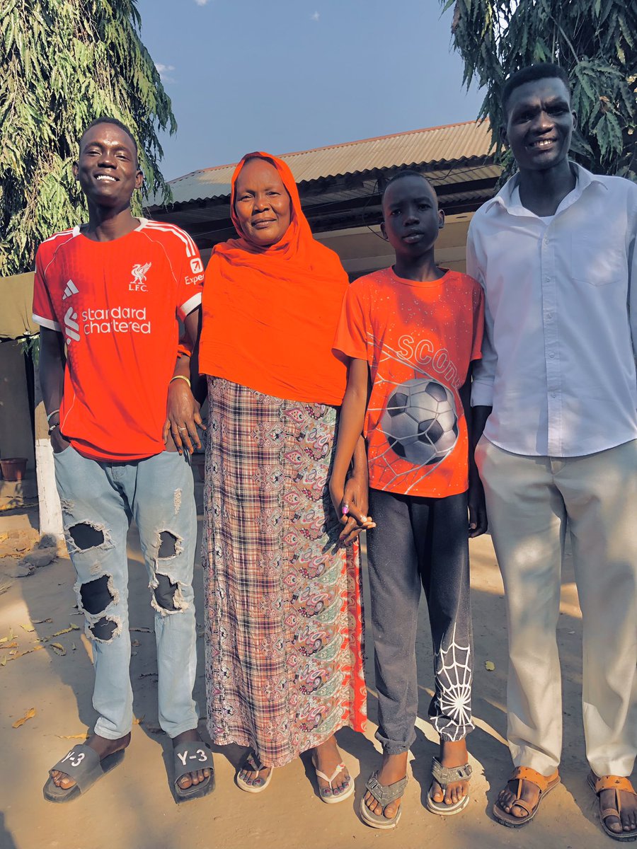 simonkenyijada's tweet photo. Reunited with mother❤️🫶🏻🥹 https://t.co/dreIxAP5UL