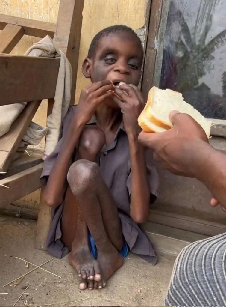 وكأن السودان ليس بلداً مسلماً ، سنحاسب عن صمتنا عنها .

اياكم ونسيان السودان .