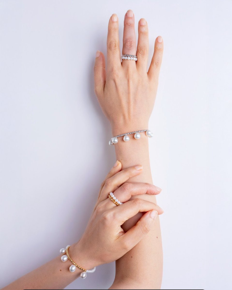 Pearlish_jp's tweet image. 🤍

Pearl Dot Bracelet
Spiral Pearl Ring

Eye-catchになりやすい手元のCoordinateは
Pearlの華やかさを惜しみなく楽しんで👀✨

#Pearlish
#パーリッシュ
#パールジュエリー
#パールチョーカー
#pearls