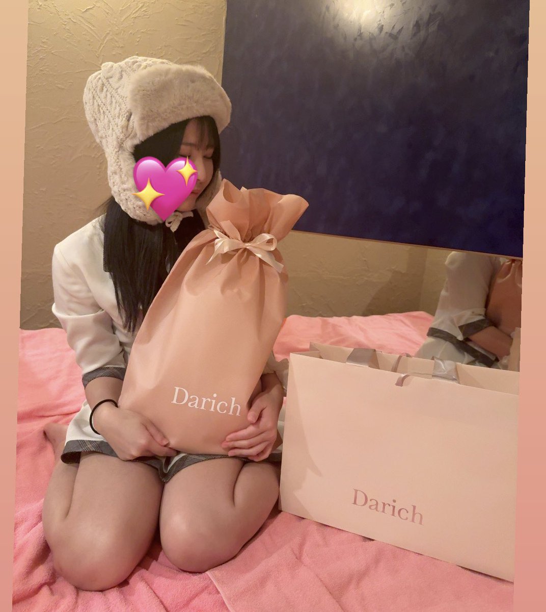 karentan_114's tweet photo. お誕生日の���祝いもありがとう😭💗💗
幸せ😻💗💗 https://t.co/yeBdKsIOcq