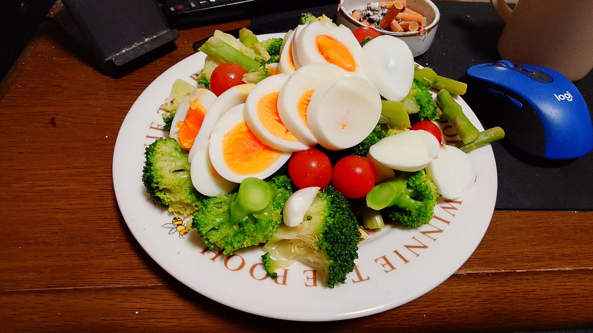 ブロッコリーを茹でて、サラダにしました🤗
美味しかったです😊
#おうちごはん