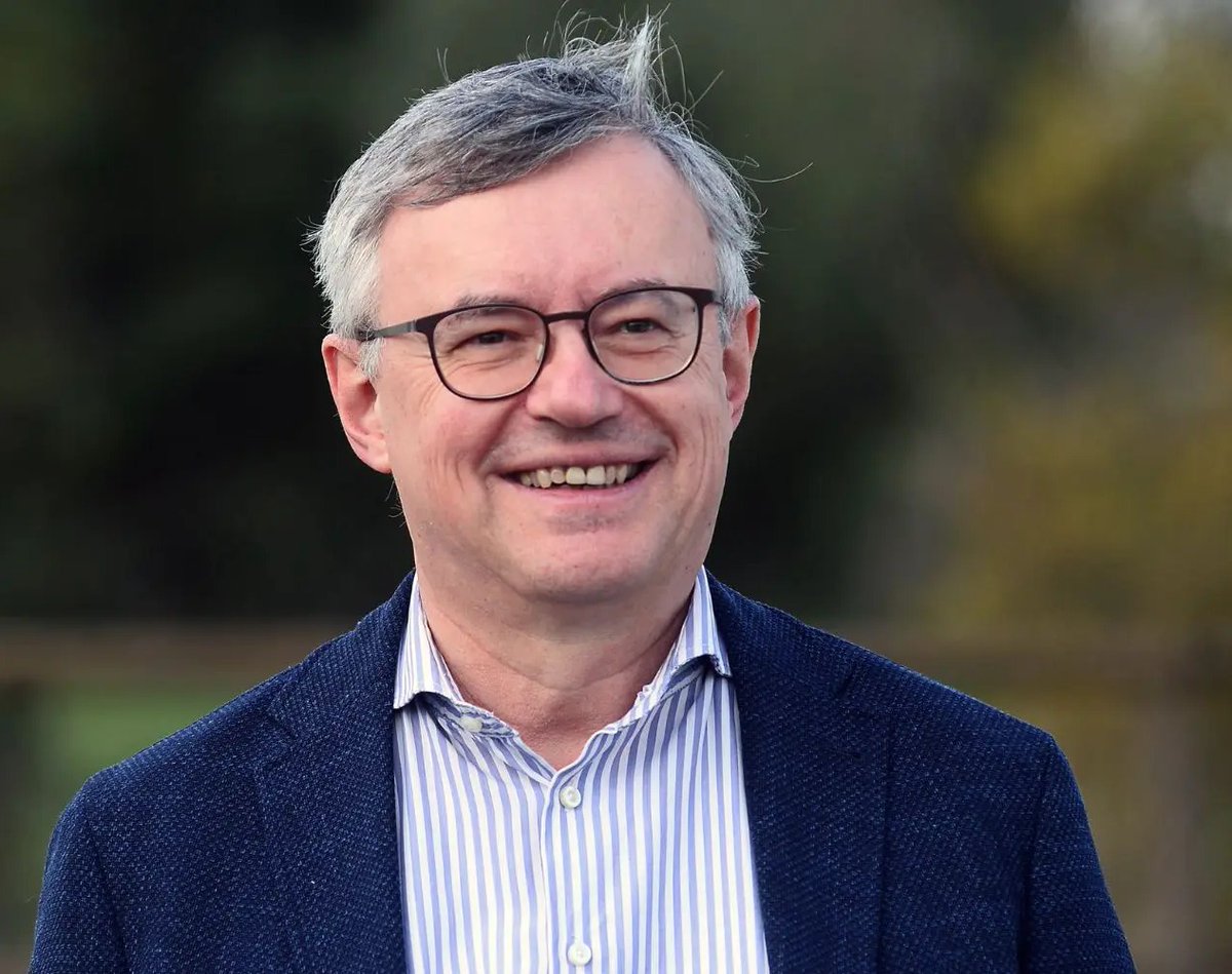 leo_cecchi91's tweet image. Già partita la macchina del fango contro Alessandro Barbero per il video sul referendum dove dice che voterà “no”, spiegando – brillantemente – le ragioni.

In genere funziona così: nelle prime 24 ore liberano i mastini sui social. Gente, spesso organizzata, che corre sotto post…