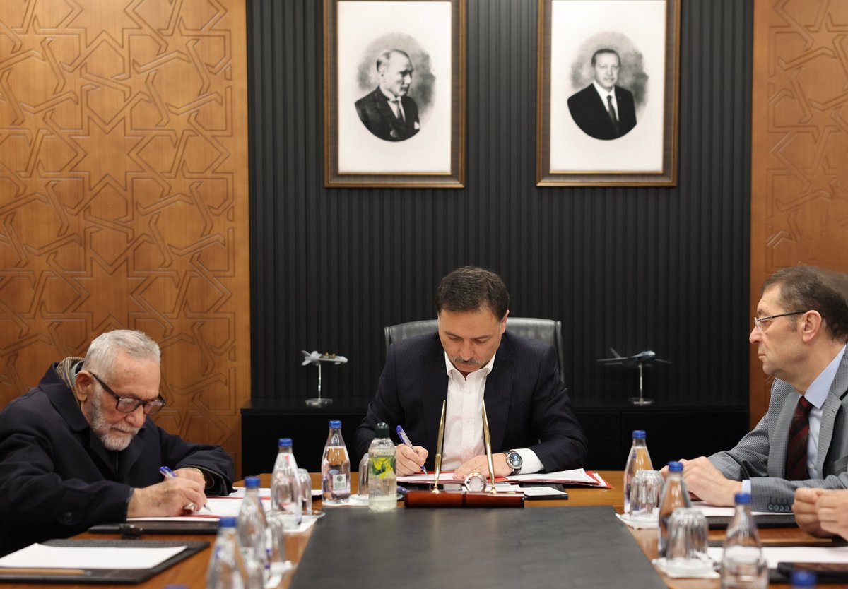 kayserivaliligi's tweet photo. İncesu ilçesi Vali İhsan Aras Mahallesi’nde yapımına başlanacak İncesu Diyaliz Merkezine ilişkin Yapım İşbirliği Protokolü, Valimiz Sayın Gökmen Çiçek’in başkanlığında, Vali Yardımcımız Şenol Esmer, hayırsever iş insanı Salih Hasır ve eşi Mürüvvet Hasır, İncesu Kaymakamı Ömer Said Karakaş, İncesu Belediye Başkanı Mustafa İlmek ile ilgili kurum müdürlerinin katılımıyla Valilik Toplantı Salonu’nda imzalandı.