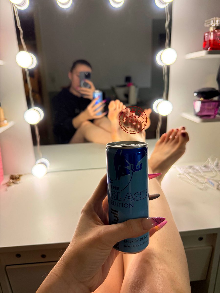 Guten Morgen.
Eine neue Woche beginnt und mit ihr die Erinnerung, dass Hingabe kein Verlust ist sondern bereicherung.
Starte sie mit Hingabe, Gehorsam und Guten Morgen-Sends☕️💸