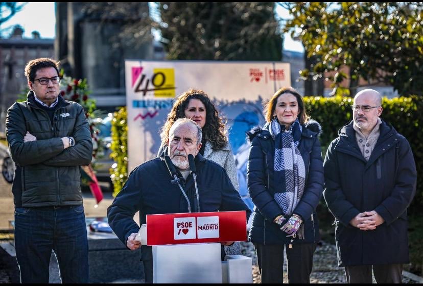 Alcalde #JuanBarranco <a href="/psoe_m/">PSOE Madrid</a> 🌹🌹#TiernoGalván, una referencia imprescindible <a href="/PSOEMadridAyto/">PSOE en Ayto Madrid</a> <a href="/PSOE/">PSOE</a> Vía <a href="/el_pais/">EL PAÍS</a> , en el 40 Aniversario de su muerte.