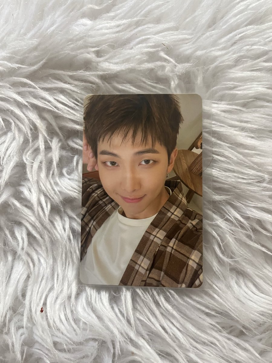 t4nrki's tweet photo. WTS LFB PH BTS

💞BE essential edition (₱200)
dm me for the condition 

#hanisellsxz https://t.co/7lrVqhrcbK