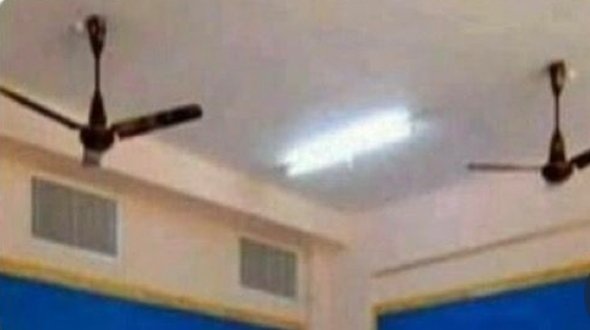 Pricci0's tweet image. Most viewed part during exams😂😂