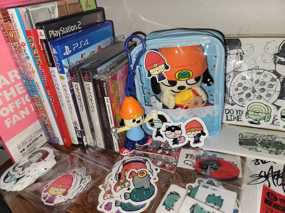 aspirindesu13's tweet image. 먼가 많이 추가됨 책장이 더 커야할거같아