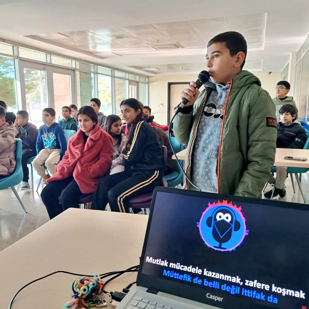 Gençlik Merkezimizde mikrofon gençlerin elinde! 🎶

Karaoke etkinliğimizde yetenekler sahne aldı, eğlence zirve yaptı. 🎤✨

 #GençlikMerkezi 
#Karaoke 
#GençlerSahnede

<a href="/OA_BAK/">Dr. Osman Aşkın Bak</a>
<a href="/gencliksporbak/">Gençlik ve Spor Bakanlığı 🇹🇷</a>