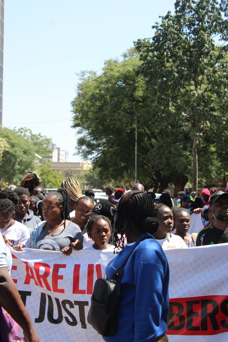GoldenWriters_'s tweet photo. People living with HIV deserve reassurance that their treatment will not be interrupted by political disputes.
#PLHIVLivesMatter #AIDSIsNotOver #StopDisruptions #BringTheMoney
@Kenyajudiciary @MOHMedServices @MOH_Kenya @Senate_KE @NAssemblyKE https://t.co/tflInEaoVH