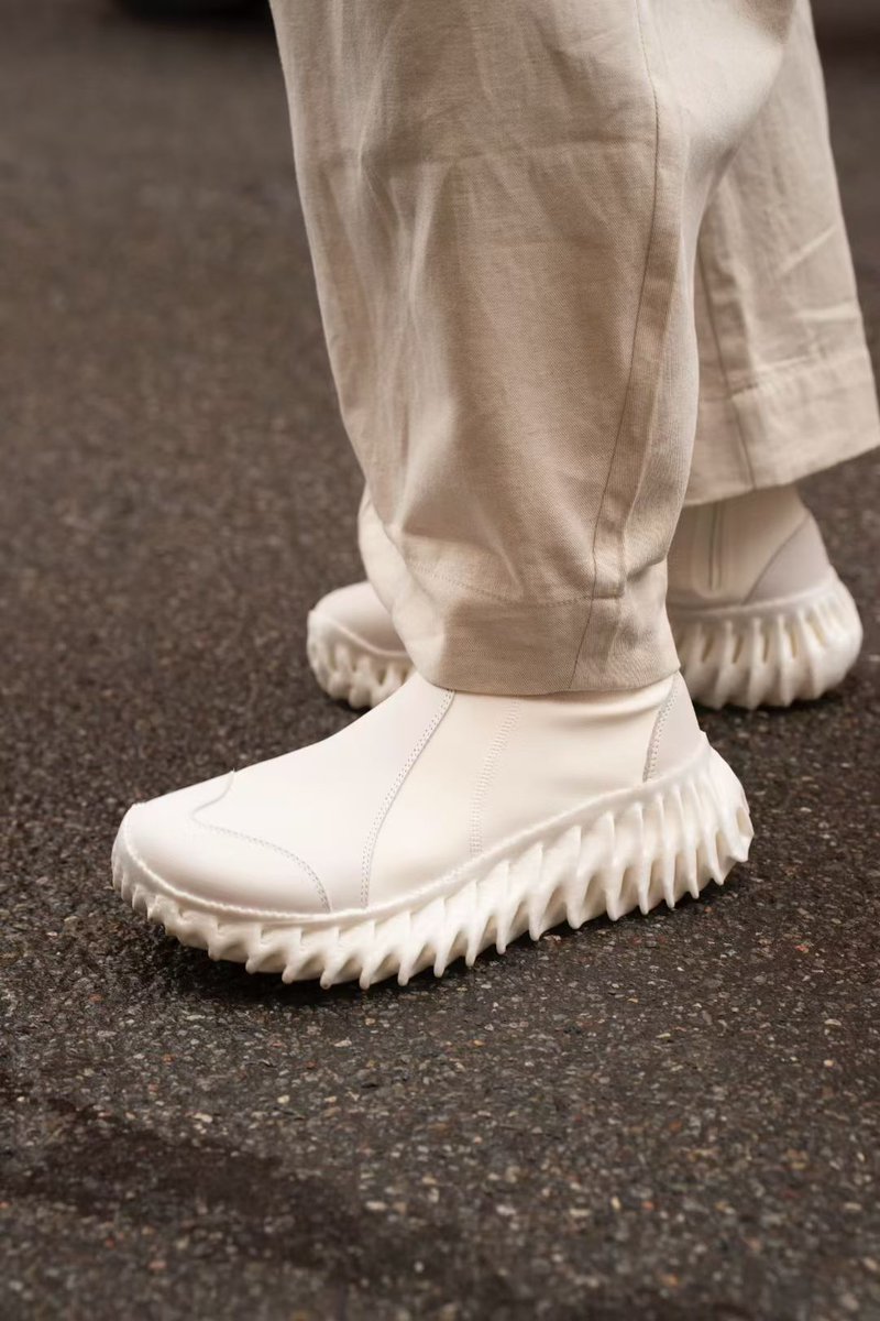 real3DPtech's tweet photo. Breaking Boundaries | Li Ning "Wudao Future" Critical Foaming 3D-Printed Shoes Now Available, ¥1299 Initiates an Eternal Dialogue Between Technology and Nature @3DPrint_com https://t.co/Hn6PFOCMD4 #LiNing #3DPrinting #3DPtech #3DPrintedShoes https://t.co/TGtjZi3Ddf