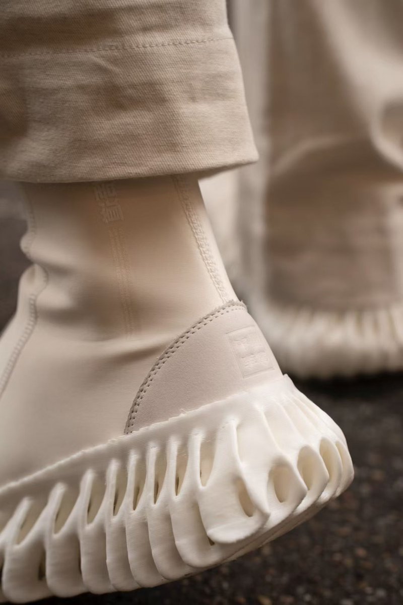 real3DPtech's tweet photo. Breaking Boundaries | Li Ning "Wudao Future" Critical Foaming 3D-Printed Shoes Now Available, ¥1299 Initiates an Eternal Dialogue Between Technology and Nature @3DPrint_com https://t.co/Hn6PFOCMD4 #LiNing #3DPrinting #3DPtech #3DPrintedShoes https://t.co/TGtjZi3Ddf