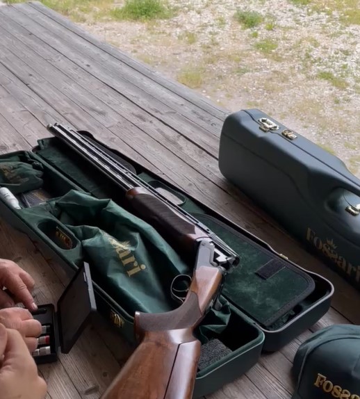 FAIRITALY1971's tweet photo. 💥💥💥

#Fossariitaly #shotguns #competitionshotgun #claypigeonshooting #madeinitaly https://t.co/BvvN4jCI1l