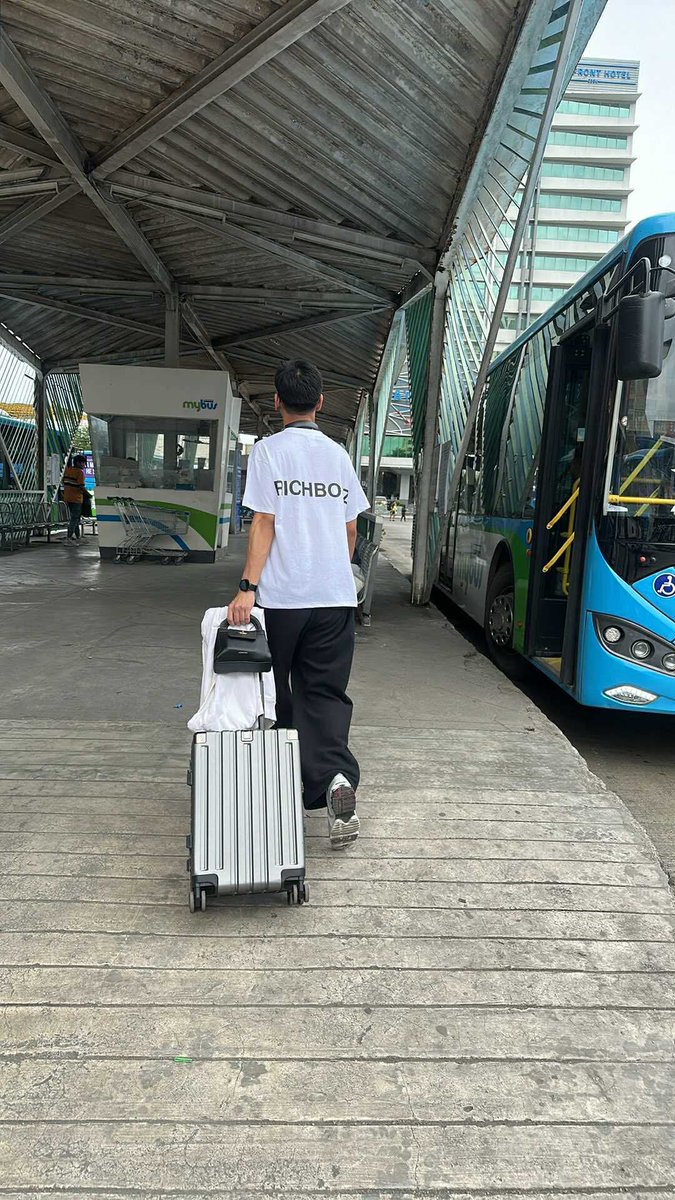 _JHCHP's tweet photo. First Day in Cebu💦 https://t.co/WGnLt9QLR3