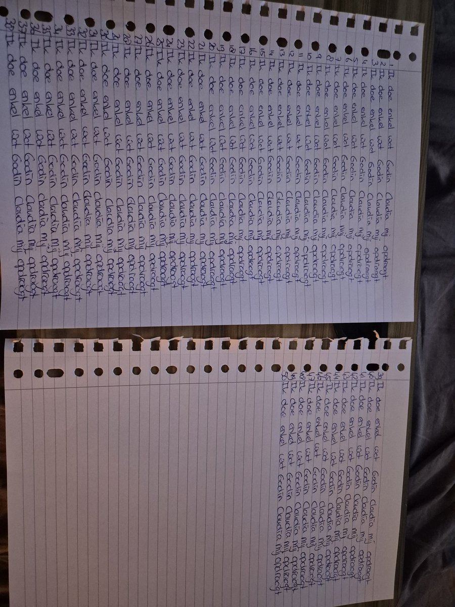 SissyPig24's tweet photo. Moest van @redheadedgodin straf regels schrijven. Ik doe alles wat Godin mij opdraagt https://t.co/pZ1c2JKwOo