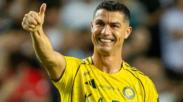 cinnaija's tweet photo. Nani says Cristiano Ronaldo is determined to score 1,000 career goals and would even join the "lowest professional league" to do it. The ex-teammate also backs the 40-year-old GOAT to defy age and play at Euro 2028. #CR7𓃵  #Ronaldo  #Euro2028
https://t.co/M8ycQdLwu1 https://t.co/tM4pFL29mt