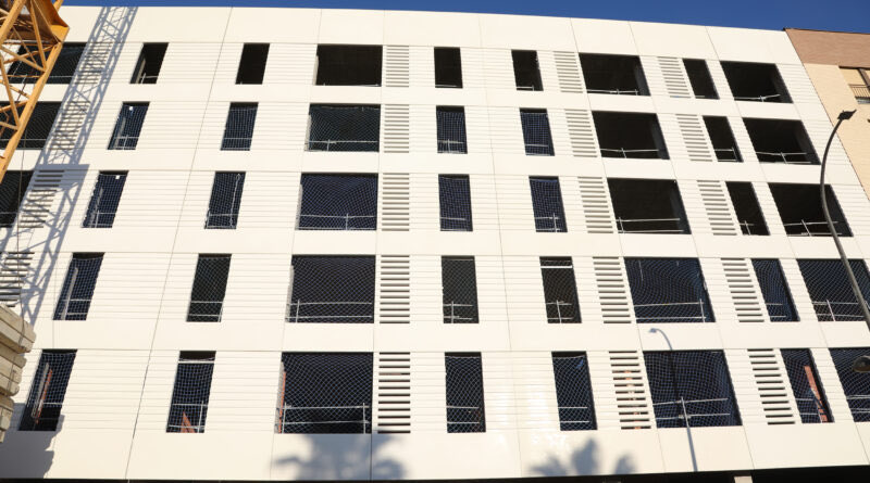 aytogetafe's tweet image. 🏘️ Hoy lunes a las 17:00 h, en el Teatro Federico García Lorca, se sortearán las 23 viviendas públicas de alquiler del Paseo de la Estación.

Sigue el sorteo en directo aquí
📡 youtube.com/live/uG2rk7OJl…

Más información 
👉 getafe.es/el-lunes-19-de…

@emsv_getafe